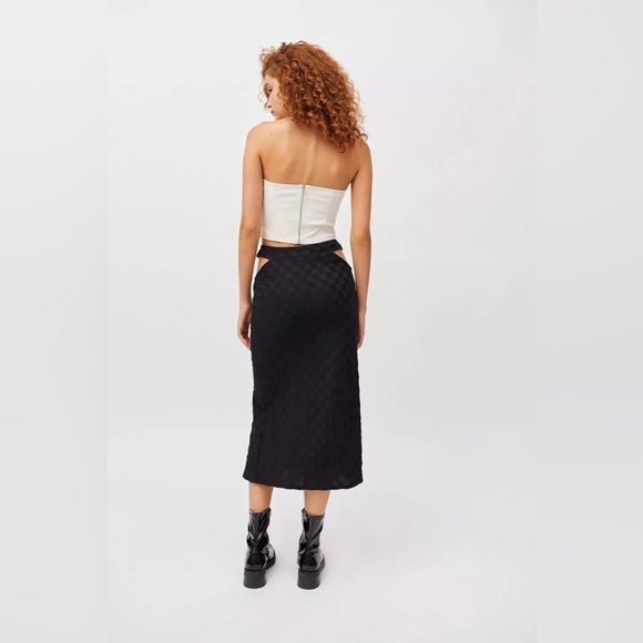 Urban Outfitters Delia V-Strap Knit Midi Skirt Black Size Medium - Picture 2 of 10